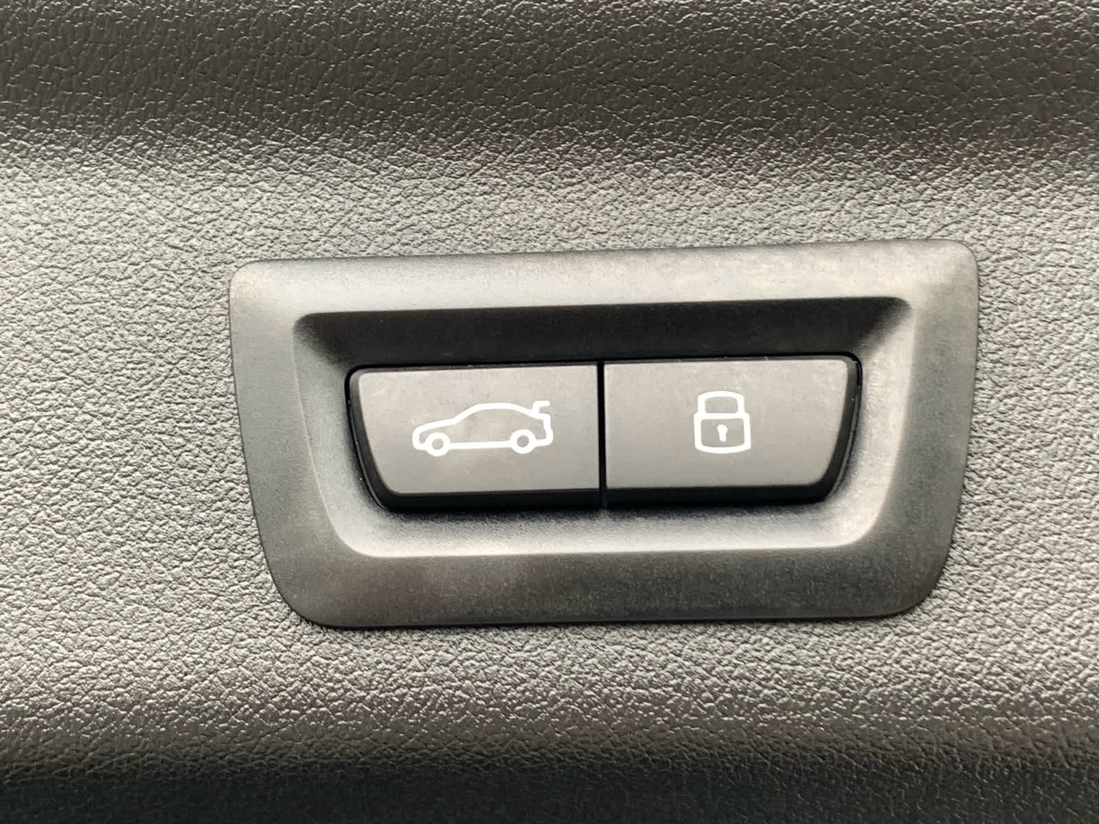 Vehicle image 24 of 36