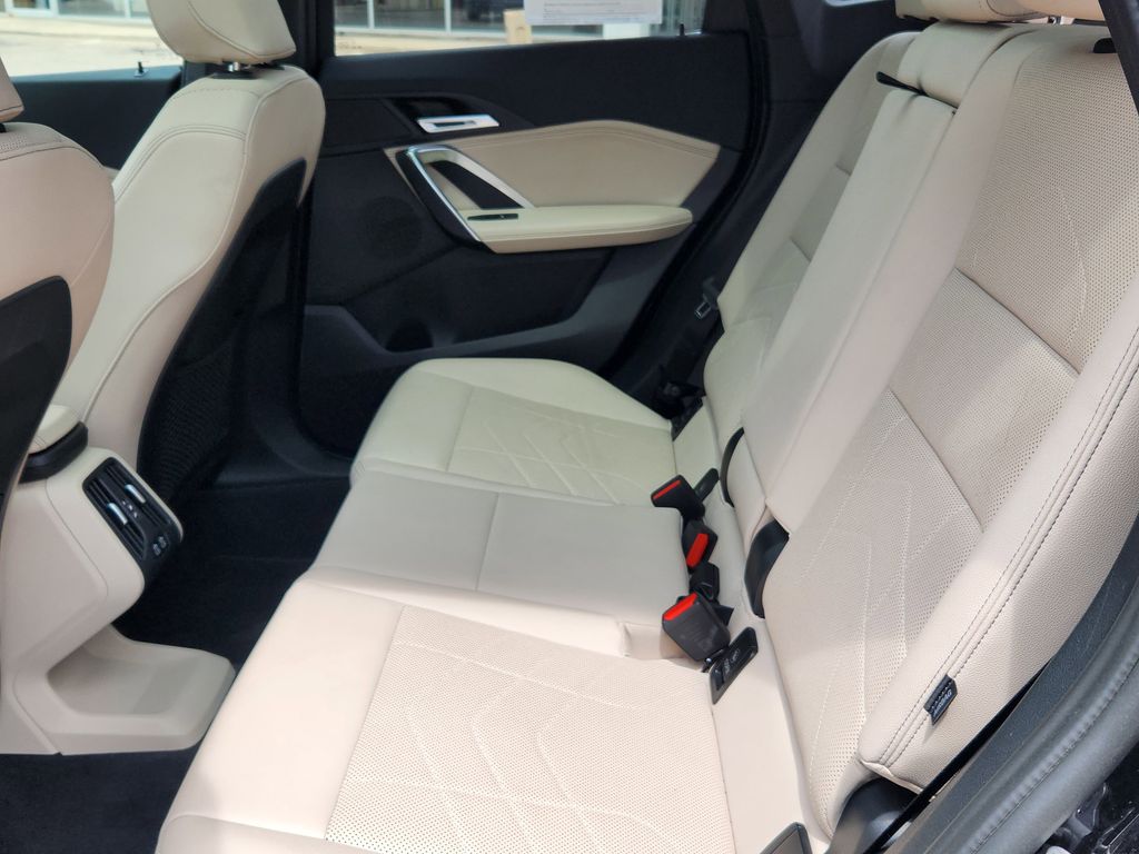 Vehicle image 12 of 34
