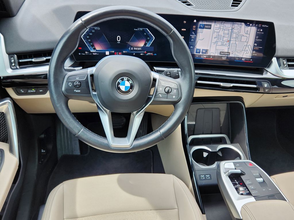 Vehicle image 11 of 34