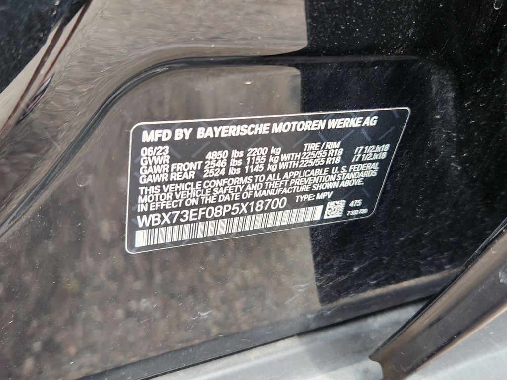 Vehicle image 33 of 34