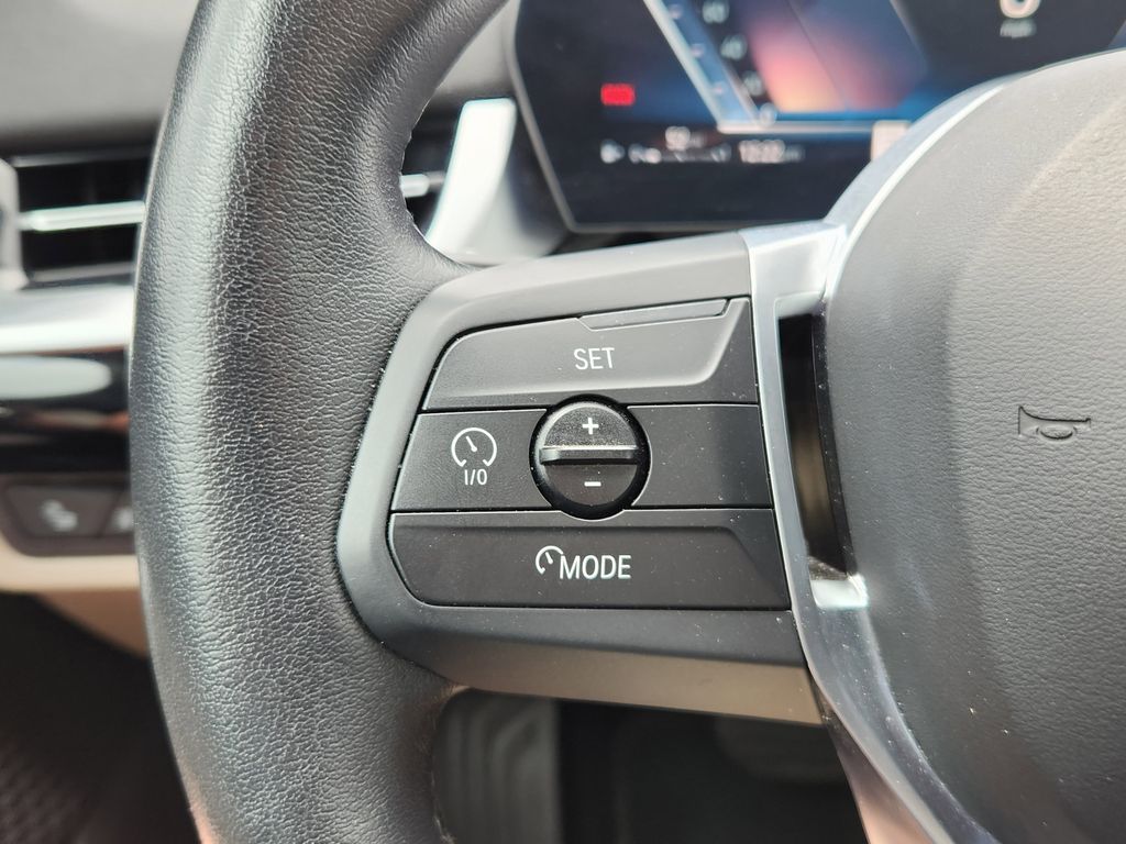 Vehicle image 24 of 34