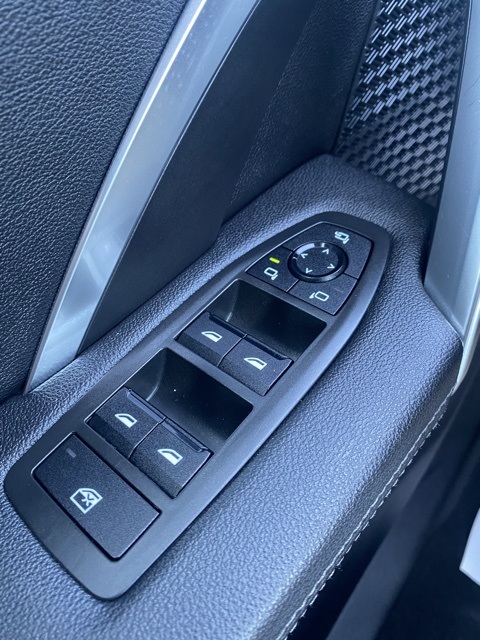 Vehicle image 24 of 33