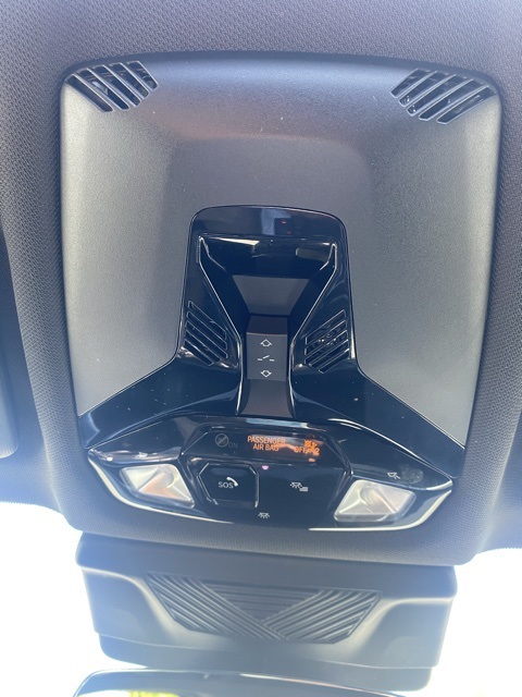 Vehicle image 25 of 33
