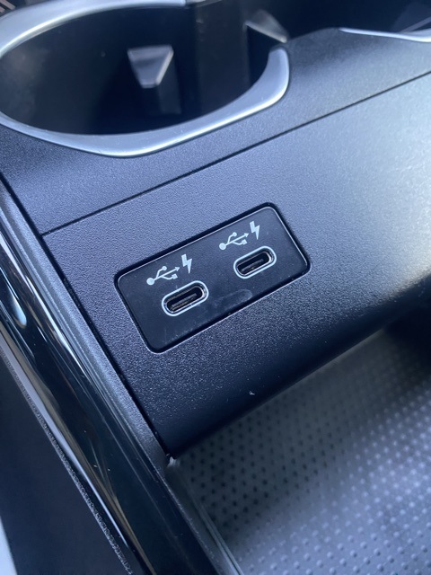 Vehicle image 23 of 33