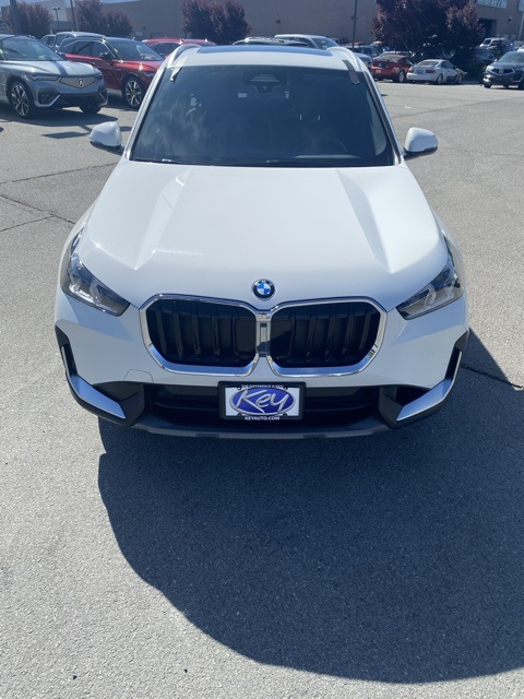 Vehicle image 2 of 33