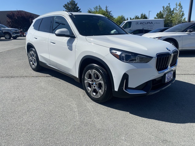 Vehicle image 4 of 33