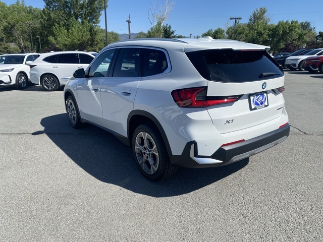 Vehicle image 8 of 33