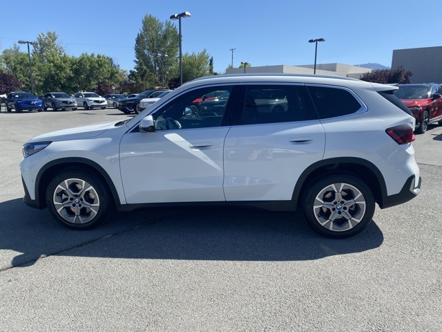 Vehicle image 9 of 33