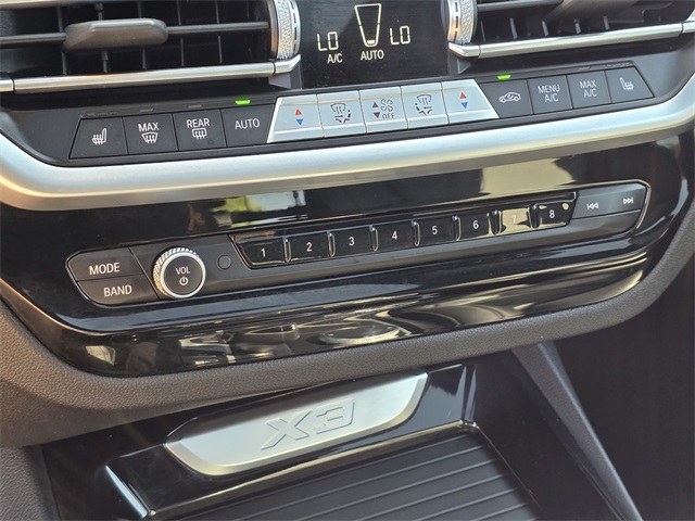 Vehicle image 35 of 46