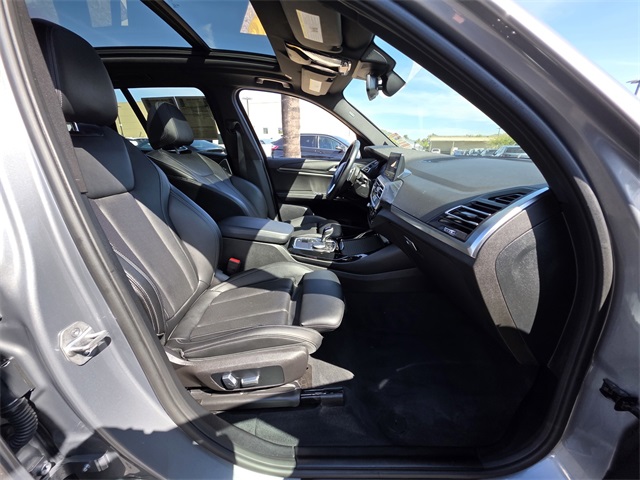 Vehicle image 11 of 46