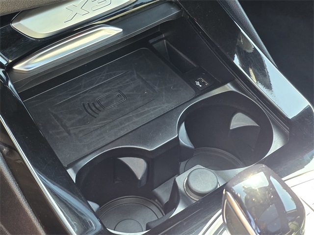 Vehicle image 36 of 46