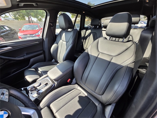 Vehicle image 18 of 46