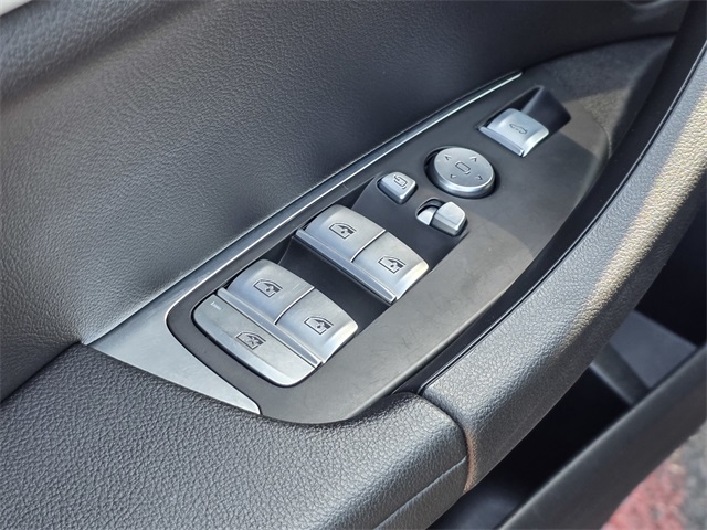 Vehicle image 26 of 46