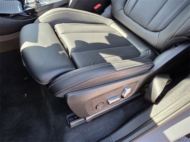 Vehicle image 19 of 46