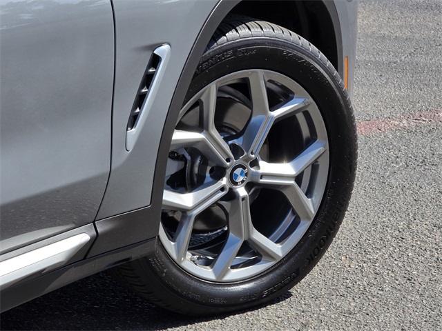 Vehicle image 7 of 46