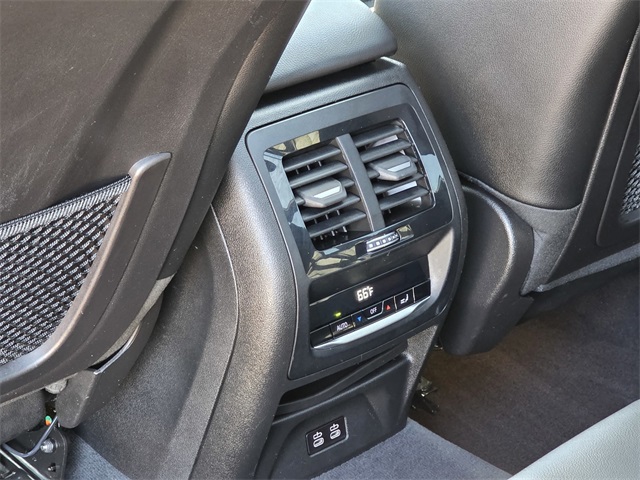 Vehicle image 23 of 46