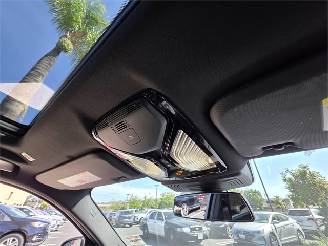 Vehicle image 13 of 46