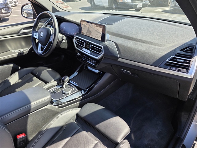 Vehicle image 8 of 46