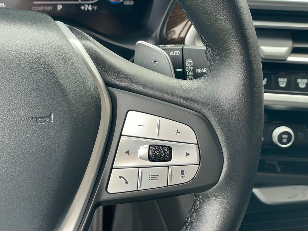 Vehicle image 22 of 30