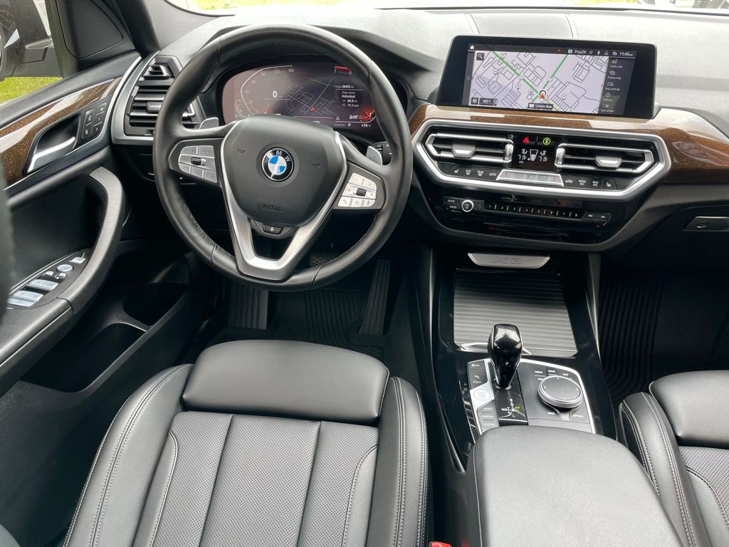 Vehicle image 11 of 30