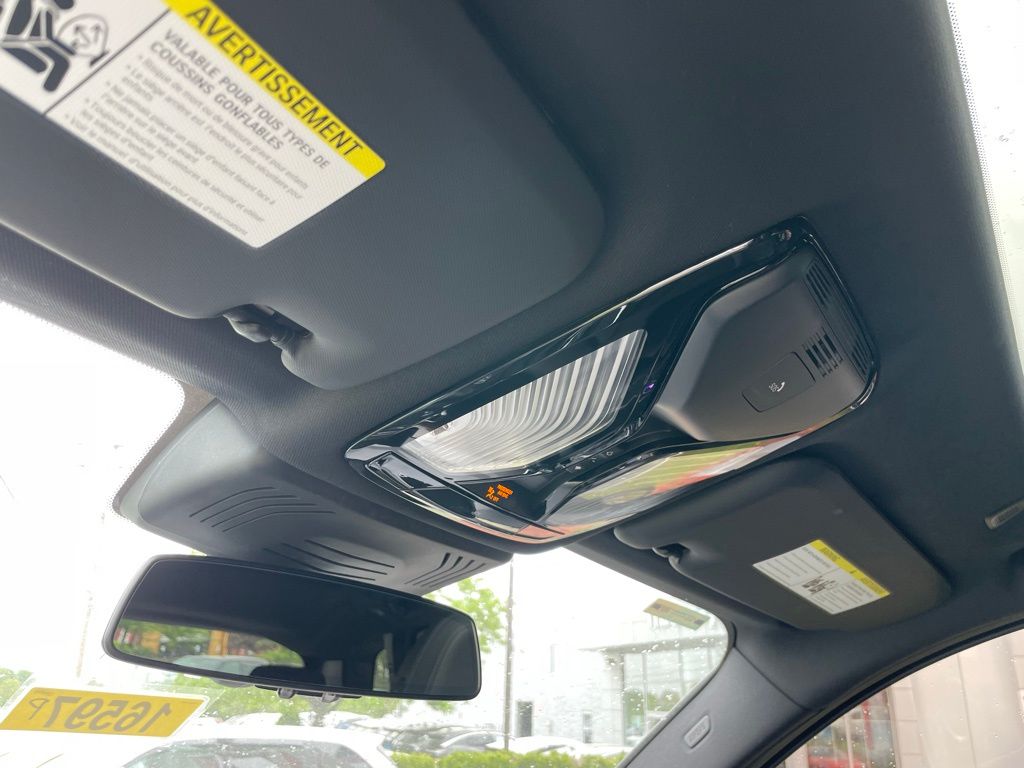 Vehicle image 21 of 30