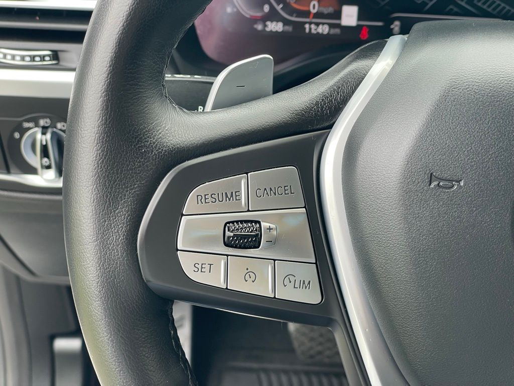 Vehicle image 23 of 30