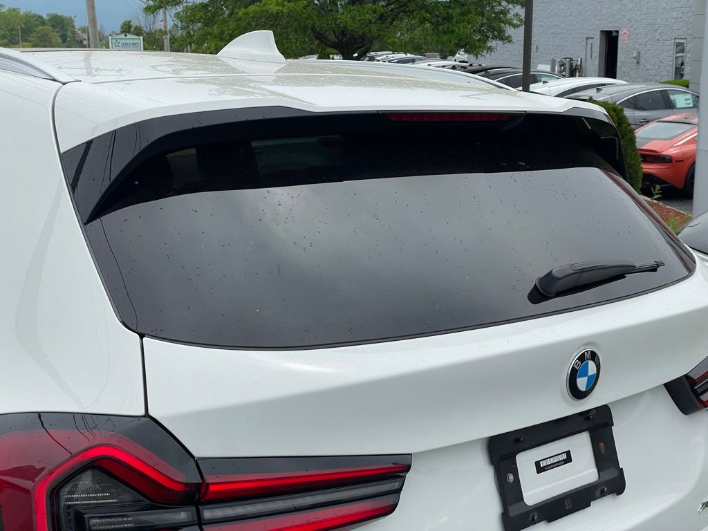 Vehicle image 24 of 30