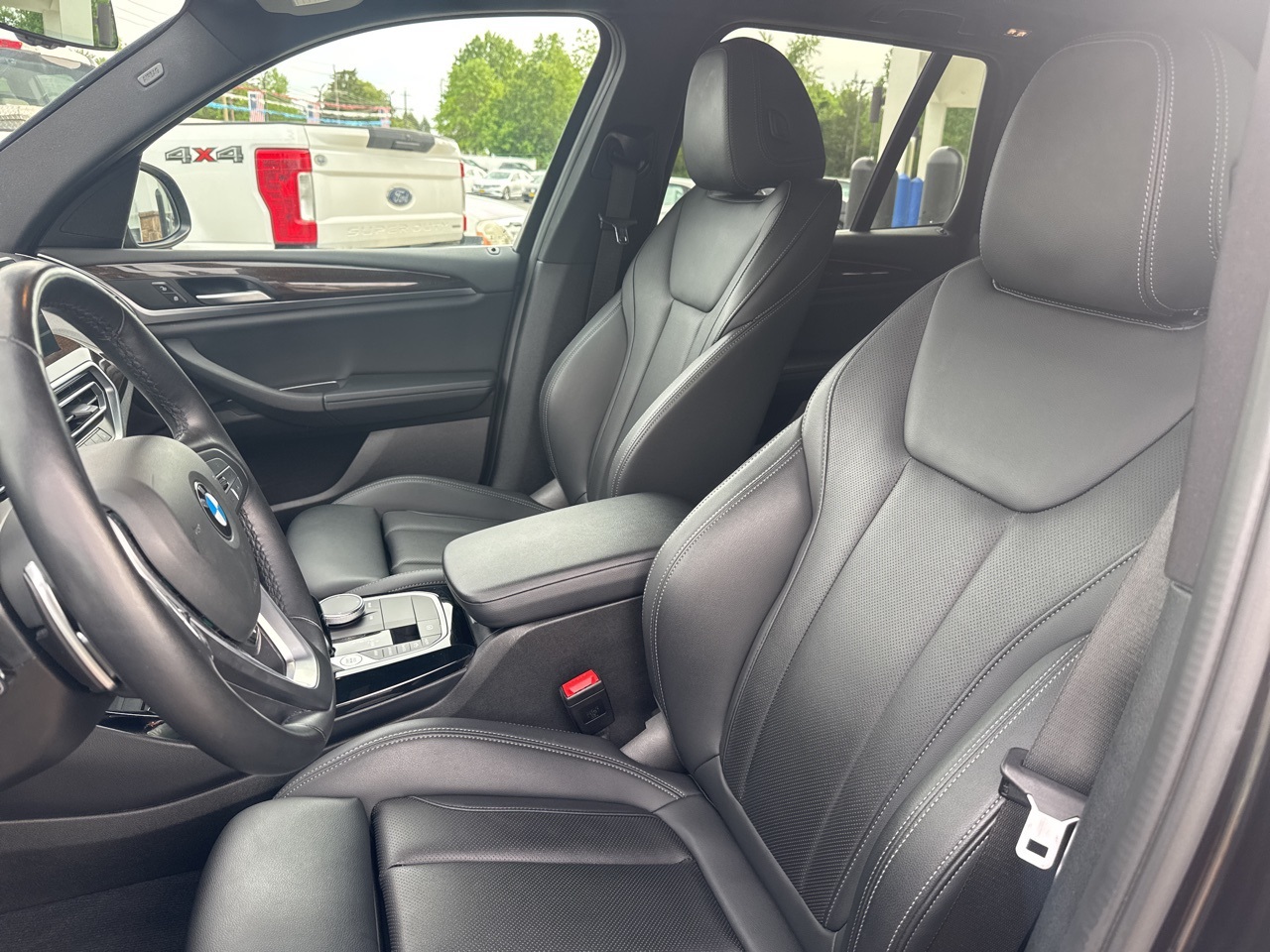 Vehicle image 8 of 18