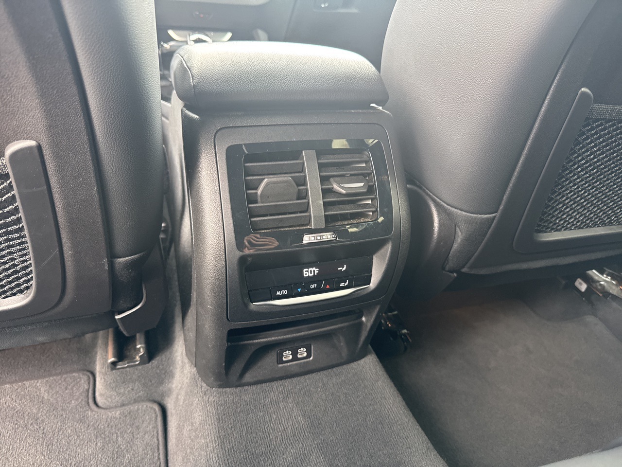 Vehicle image 10 of 18