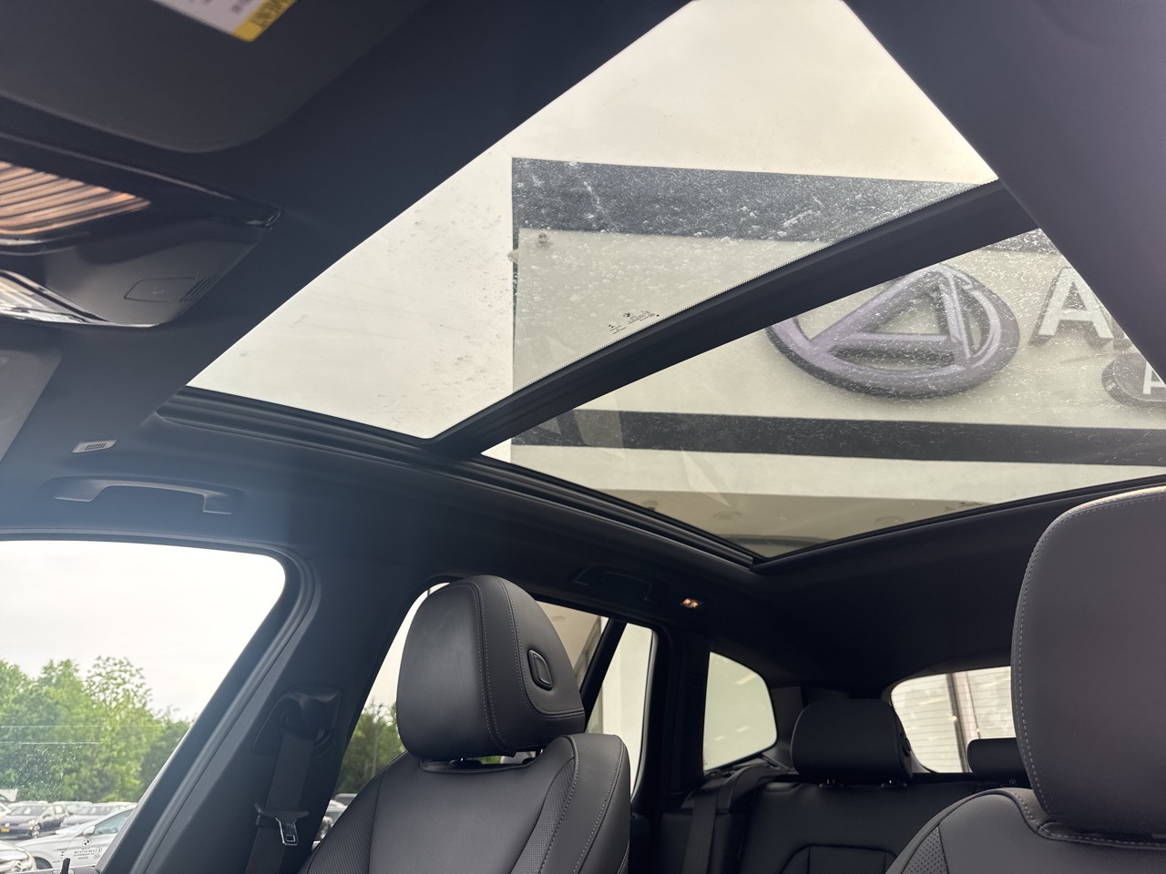 Vehicle image 11 of 18