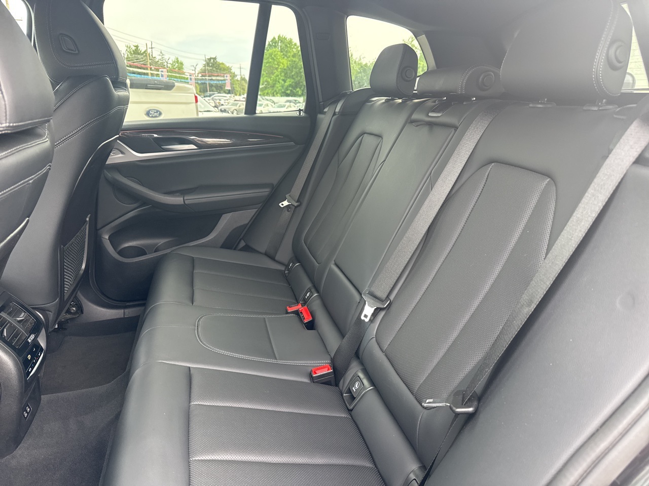 Vehicle image 9 of 18