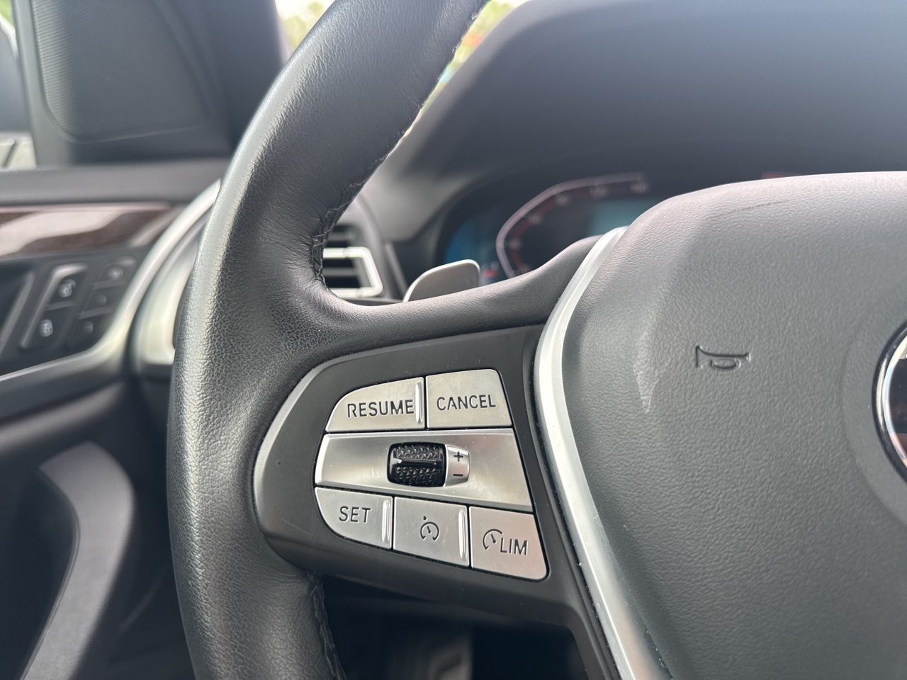 Vehicle image 16 of 18