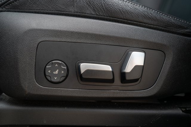Vehicle image 24 of 36