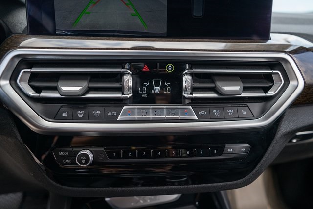 Vehicle image 19 of 36