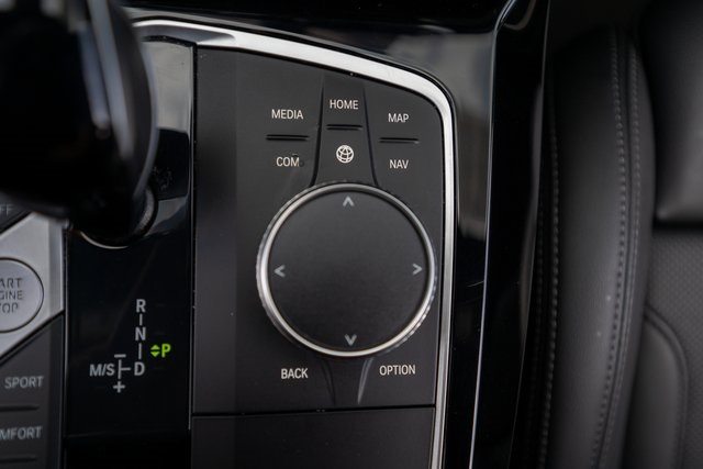 Vehicle image 28 of 36