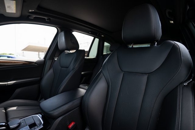 Vehicle image 13 of 36