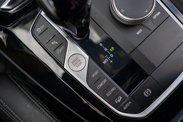 Vehicle image 31 of 36