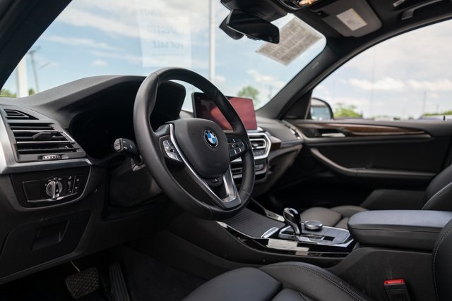 Vehicle image 15 of 36
