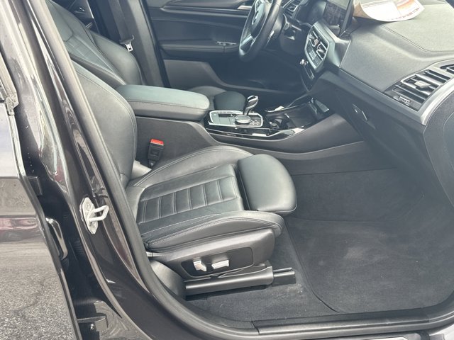 Vehicle image 14 of 40