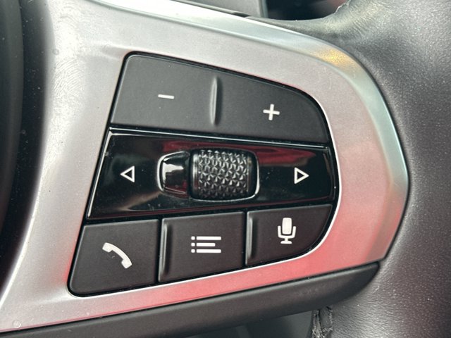 Vehicle image 27 of 40