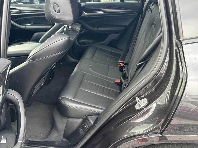 Vehicle image 22 of 40