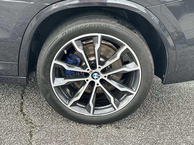 Vehicle image 21 of 40