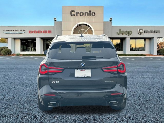 Vehicle image 6 of 40