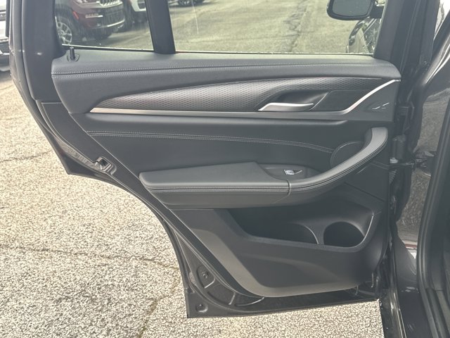 Vehicle image 23 of 40