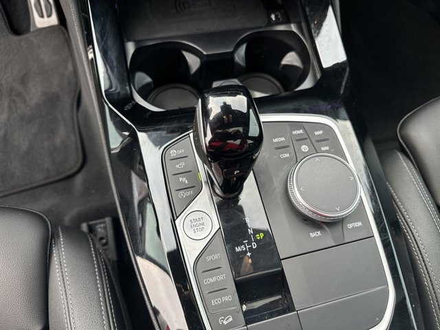 Vehicle image 29 of 40
