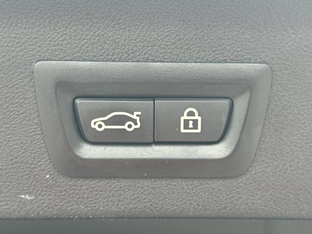 Vehicle image 20 of 40