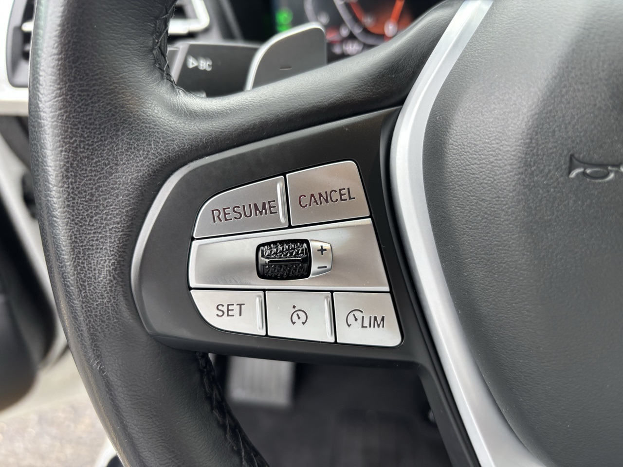 Vehicle image 10 of 20