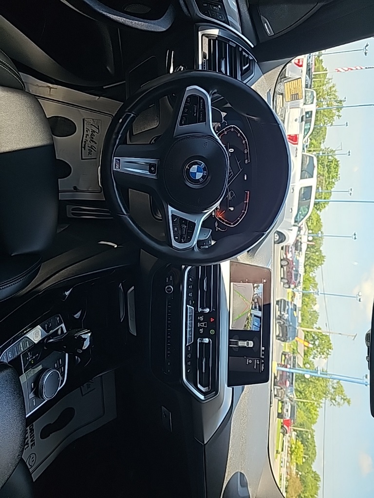 Vehicle image 11 of 31