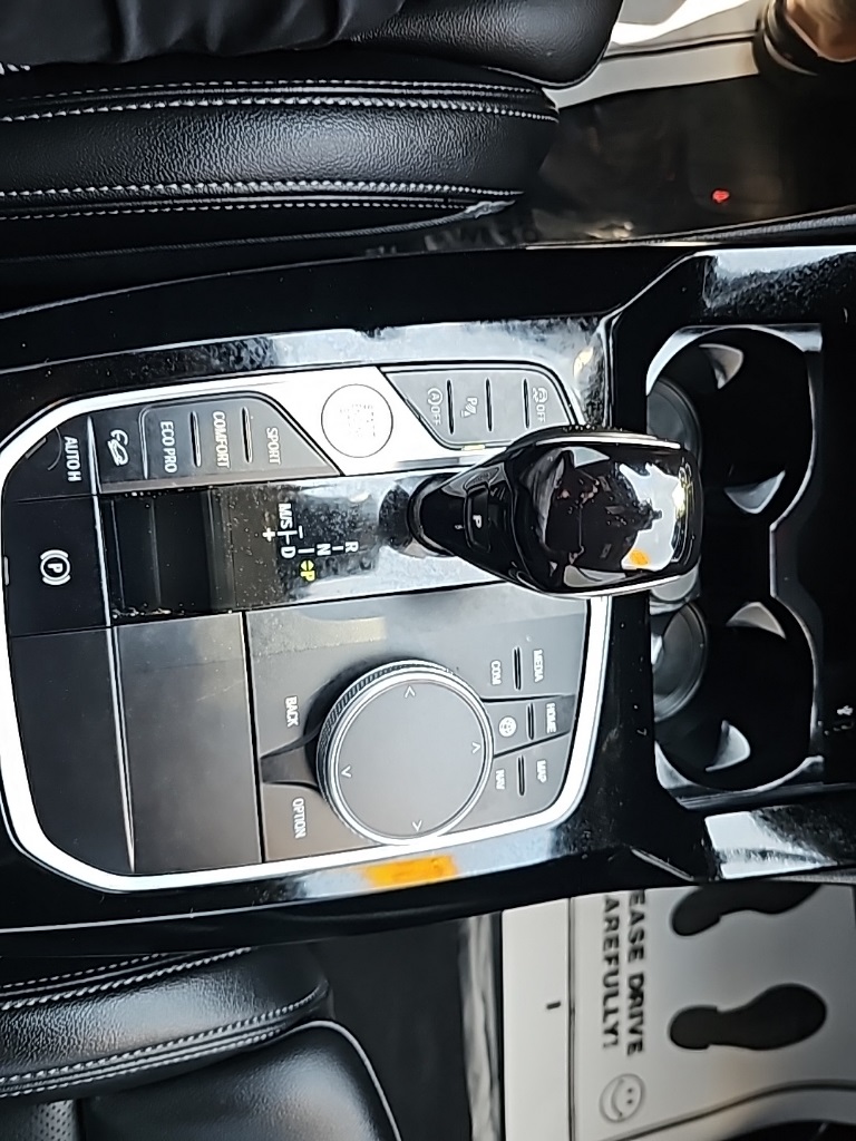 Vehicle image 19 of 31