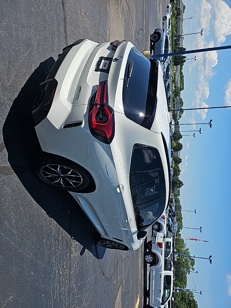 Vehicle image 28 of 31